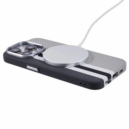 iPhone 14 Pro Max Striqa Carbon Case